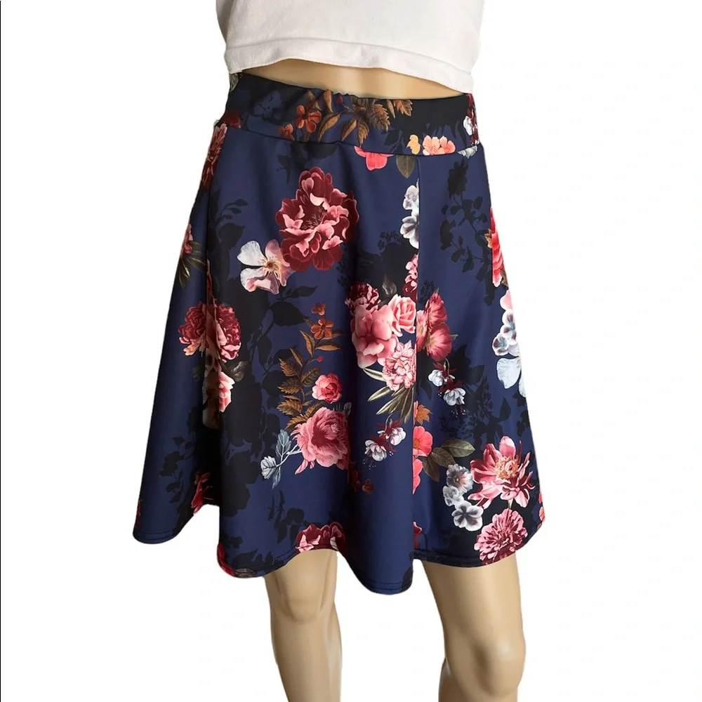 Boohoo skirt size 10 navy blue floral stretchy a line skater circle - Picture 1 of 4